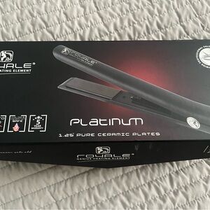 Like new hair flat iron